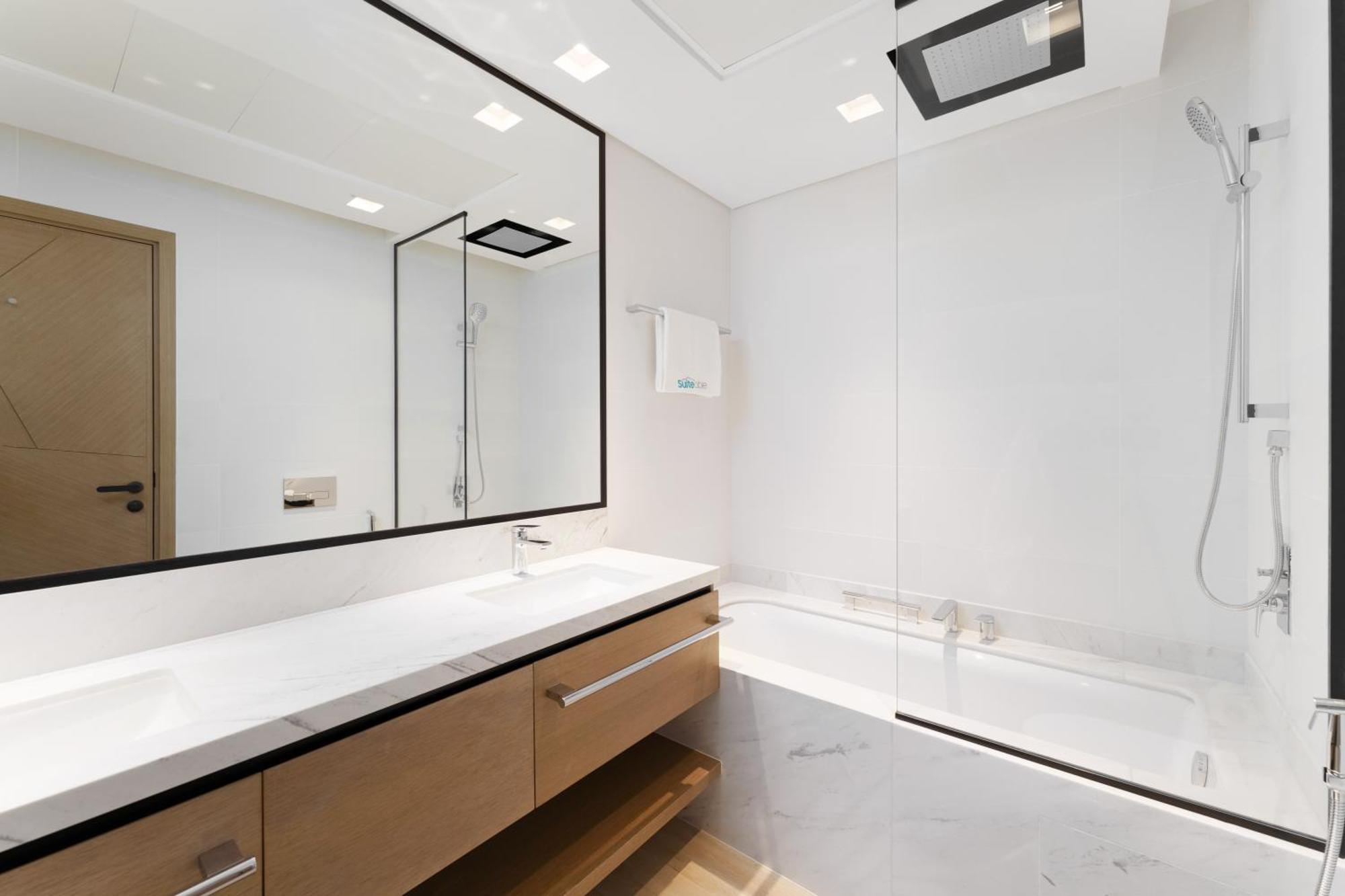 Luxe 1-bedroom Elegance In Palace Residences * Dubai