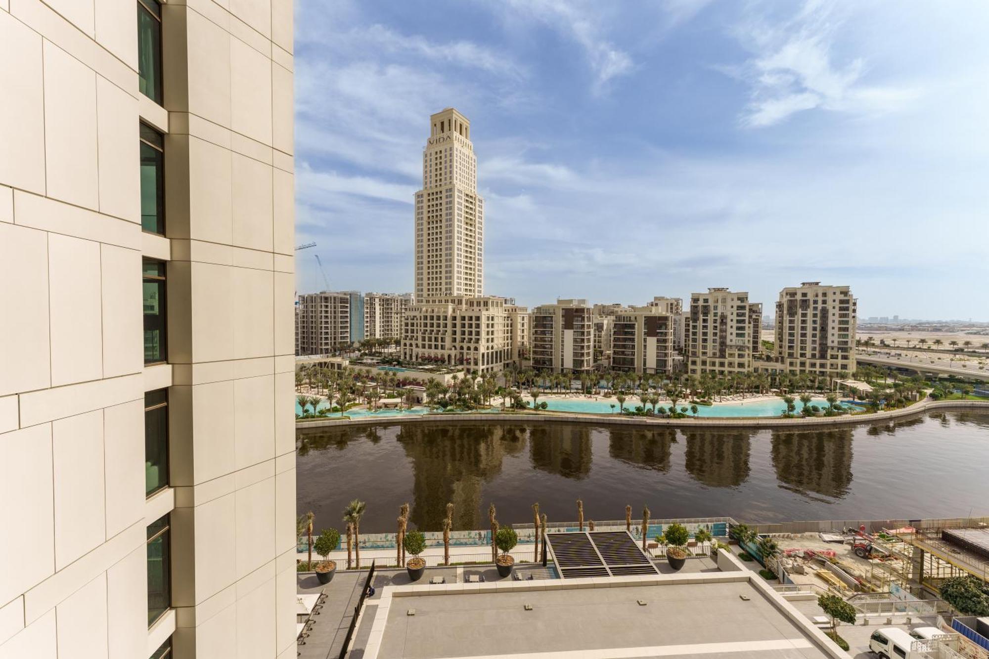 Luxe 1-bedroom Elegance In Palace Residences Apartment
