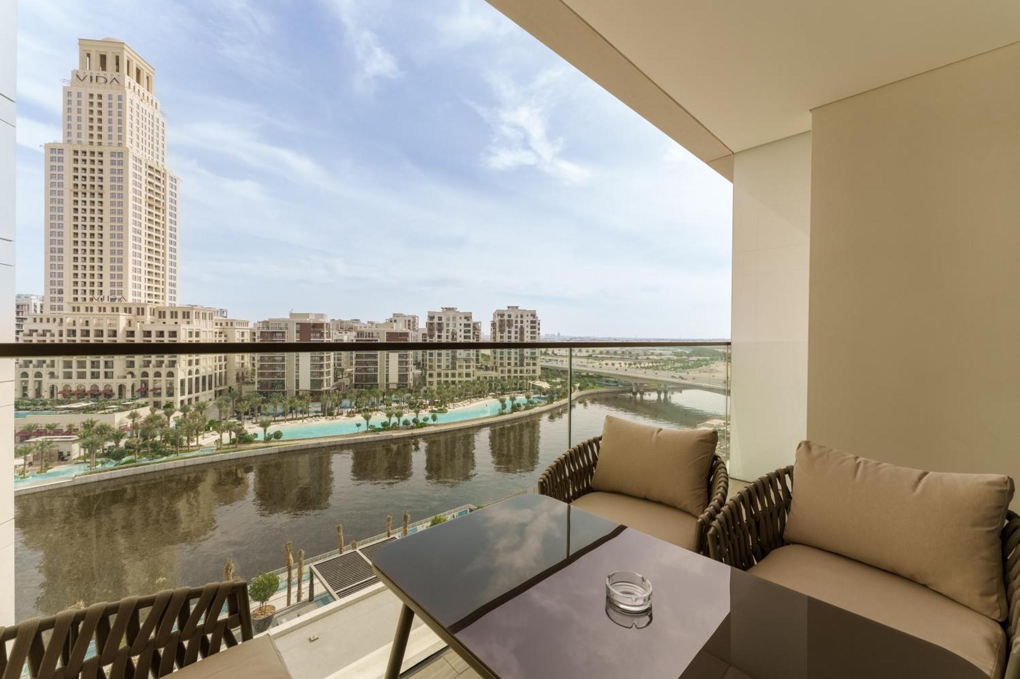 Luxe 1-bedroom Elegance In Palace Residences Apartment