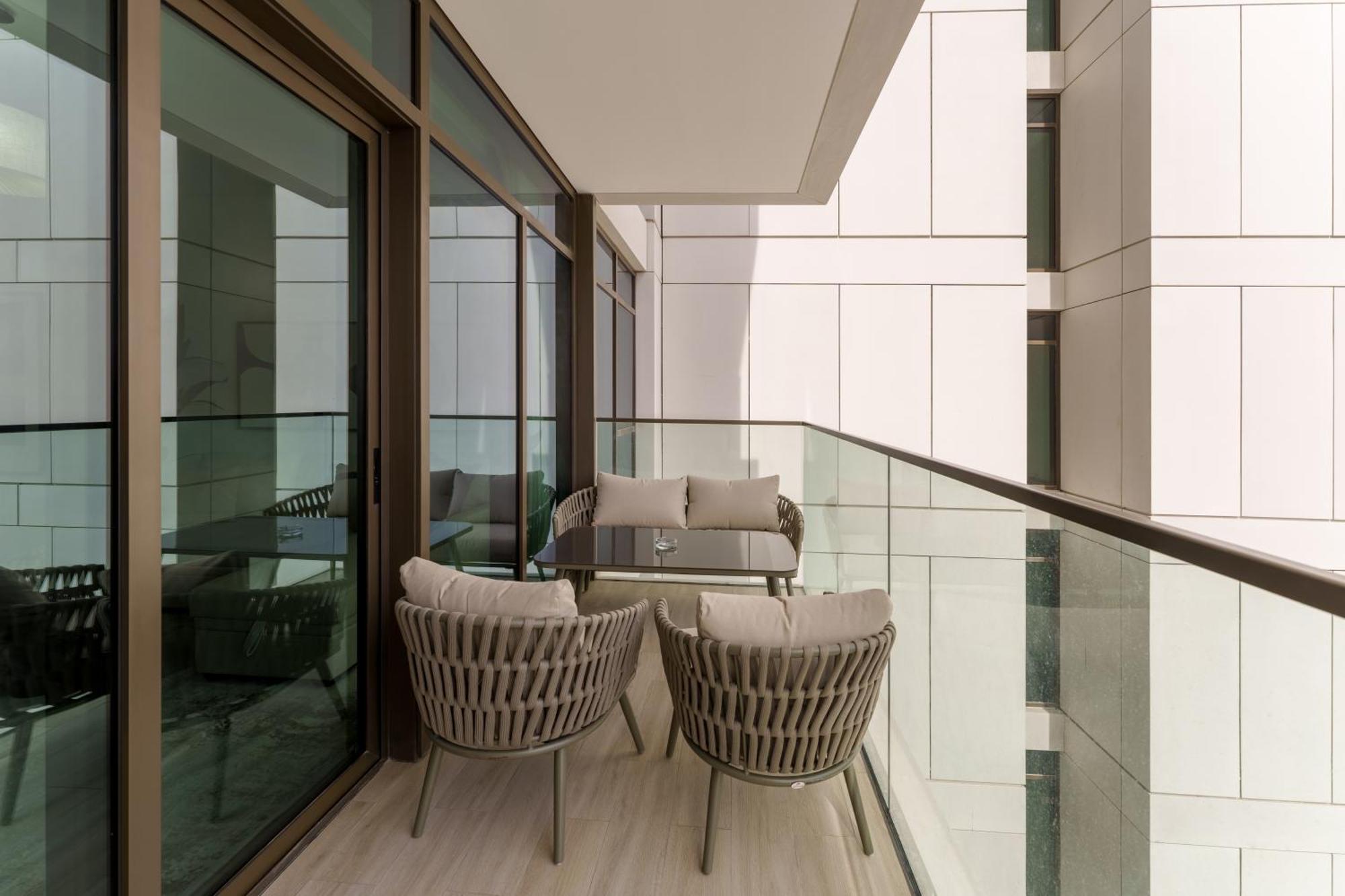 Luxe 1-bedroom Elegance In Palace Residences Apartment Dubai